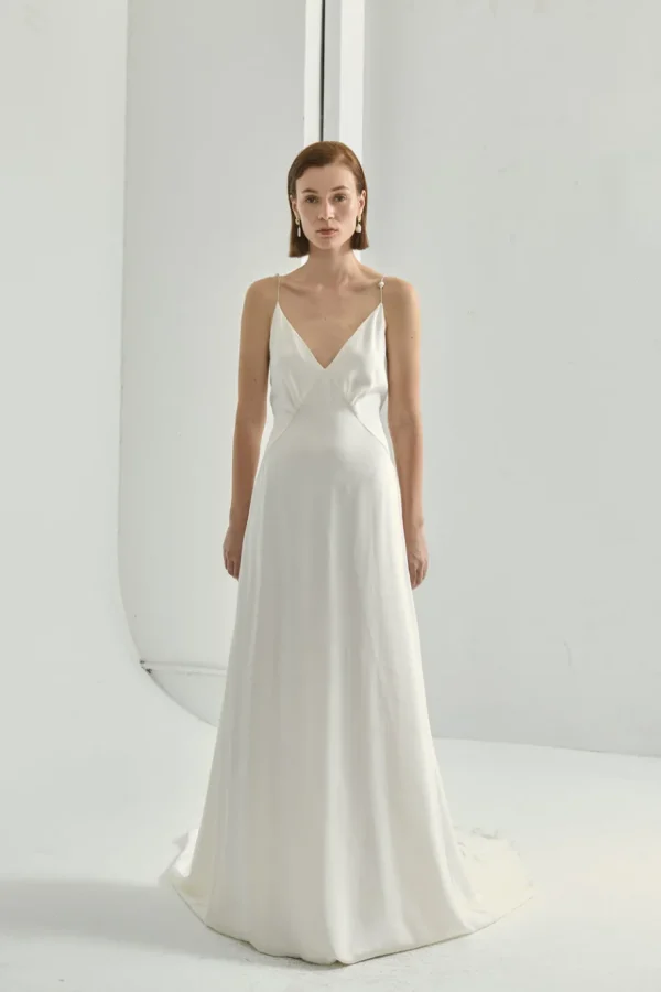 Viktoria Chan Short Sleeves | Alice wedding gown (Including cape)