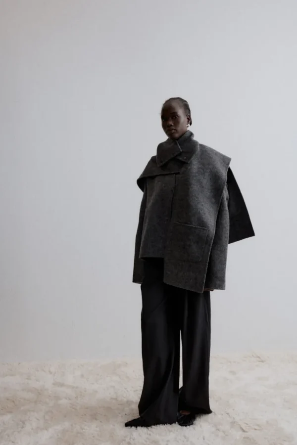Viktoria Chan Outerwear | Aw24 | Atlas square cut coat