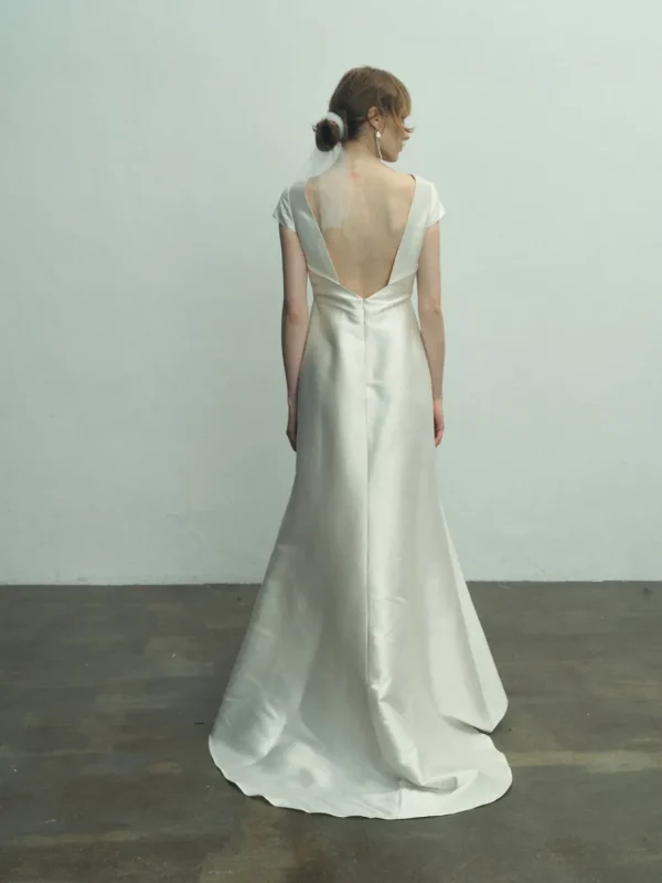 Viktoria Chan Short Sleeves | Catherine silk gown