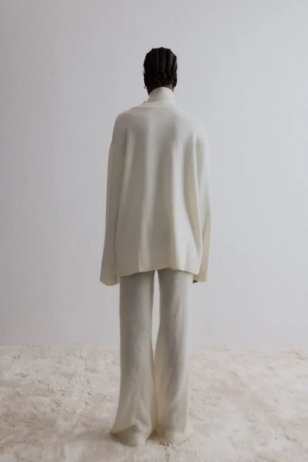 Viktoria Chan Knitwear | Aw24 | Cedar V neck knit