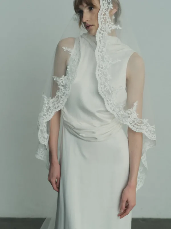 Viktoria Chan Accessories | Daisy lace veil