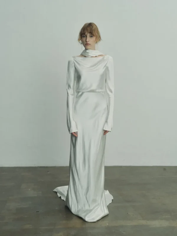 Viktoria Chan Long Sleeves | Dianelle wedding gown