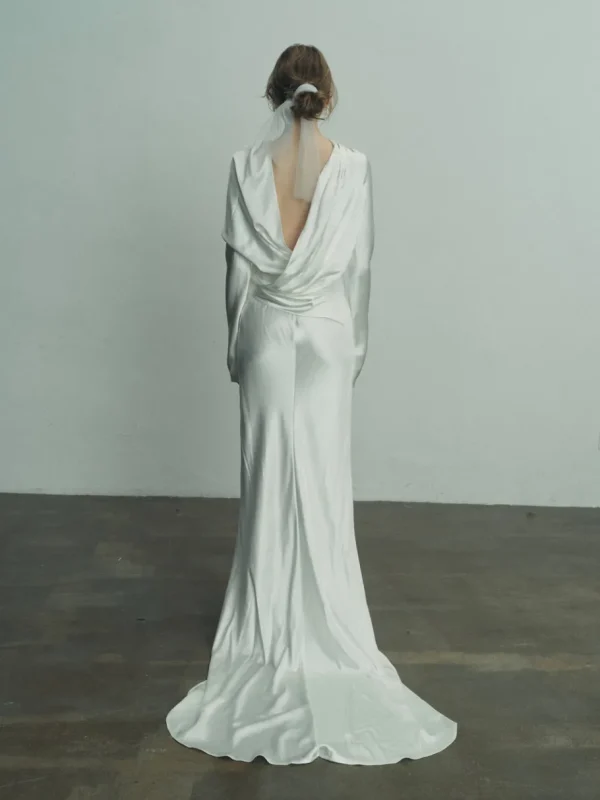 Viktoria Chan Long Sleeves | Dianelle wedding gown