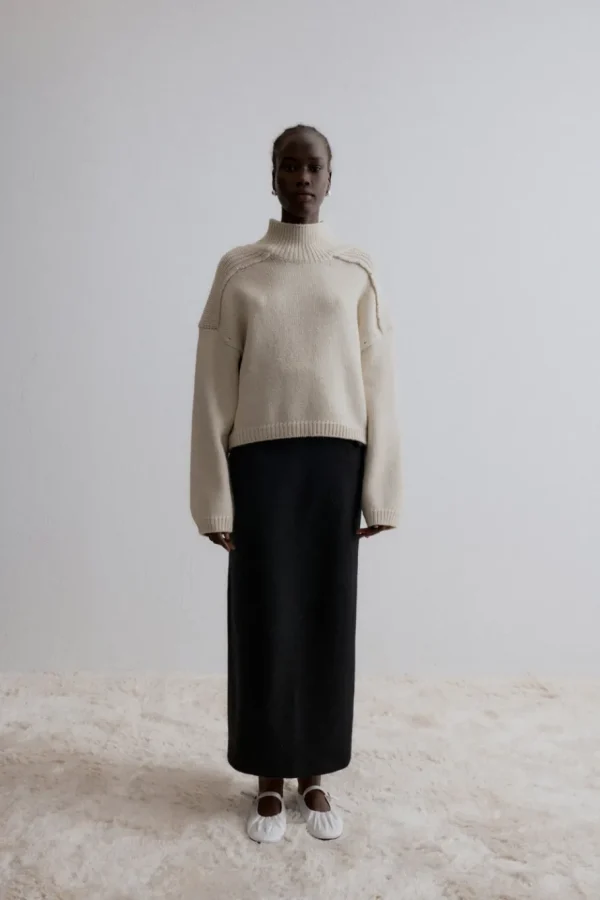 Viktoria Chan Knitwear | Aw24 | Eloa knit sweater
