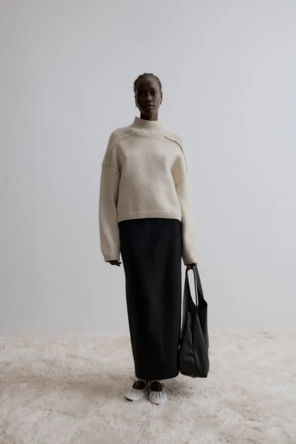 Viktoria Chan Knitwear | Aw24 | Eloa knit sweater