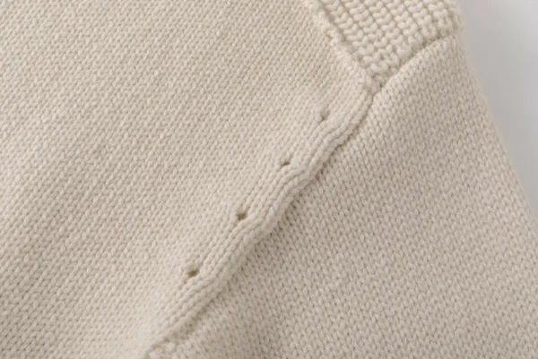 Viktoria Chan Knitwear | Aw24 | Eloa knit sweater