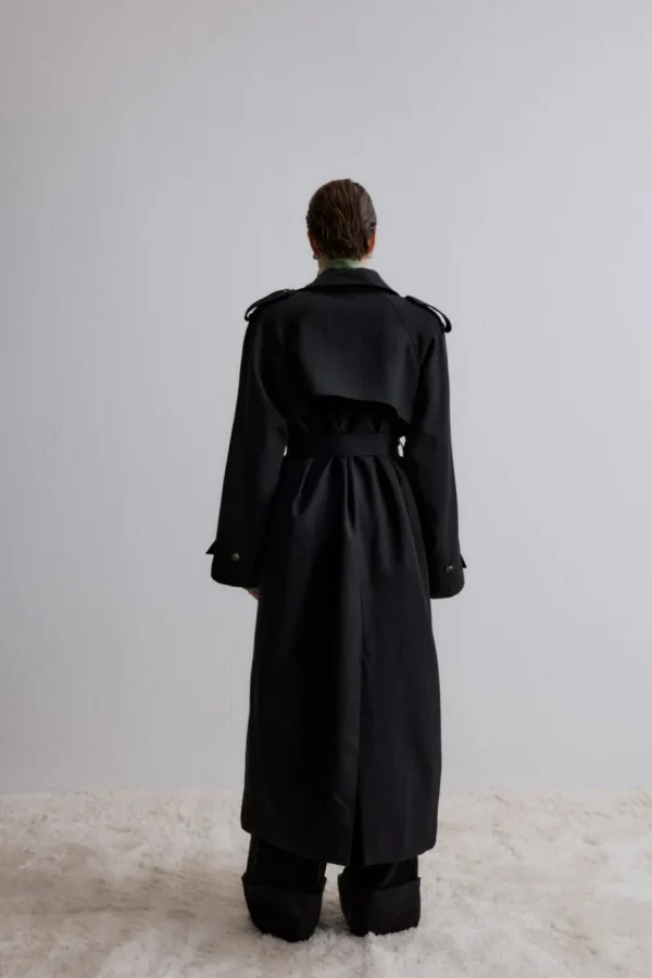 Viktoria Chan Outerwear | Aw24 | Eloa trenchcoat