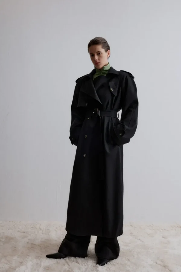Viktoria Chan Outerwear | Aw24 | Eloa trenchcoat