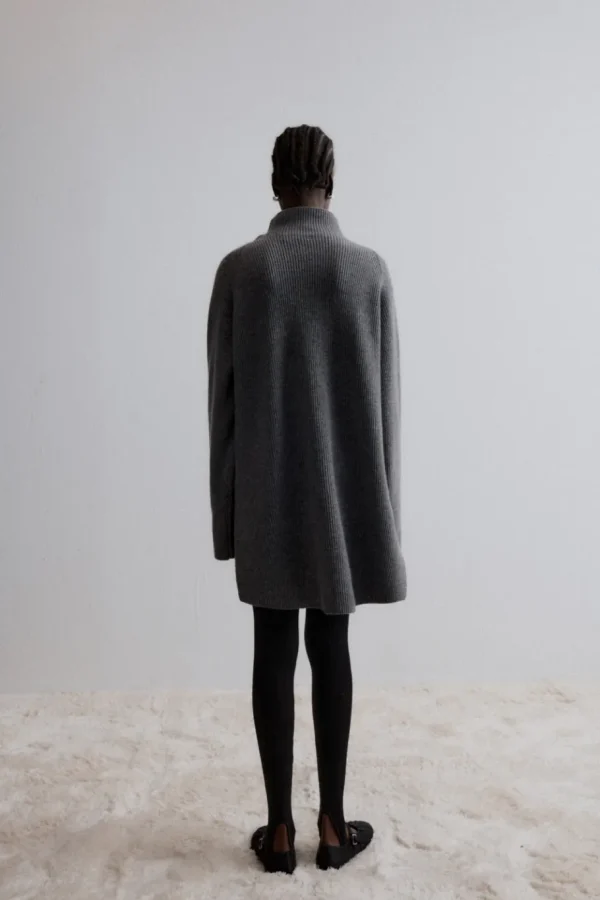 Viktoria Chan Knitwear | Aw24 | Jaya long knit