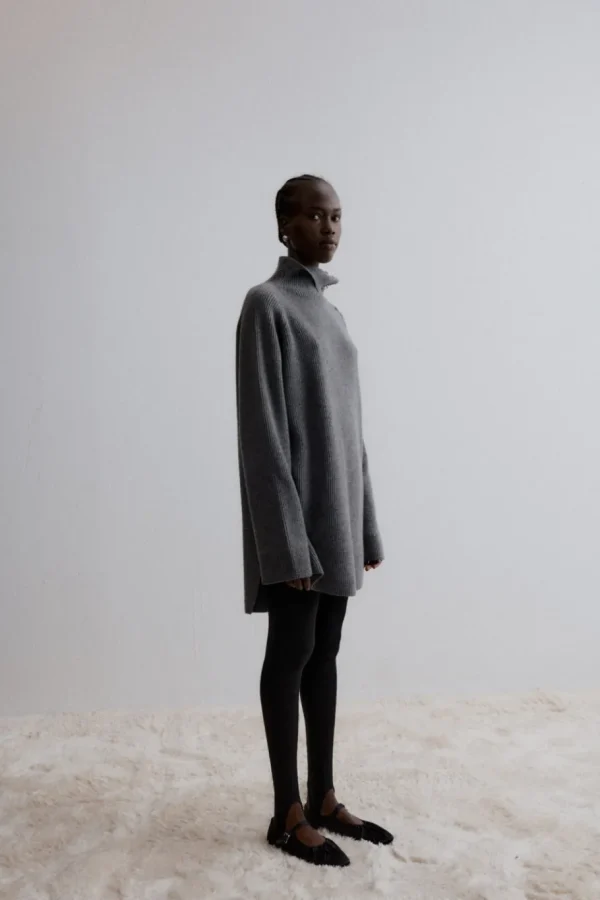Viktoria Chan Knitwear | Aw24 | Jaya long knit