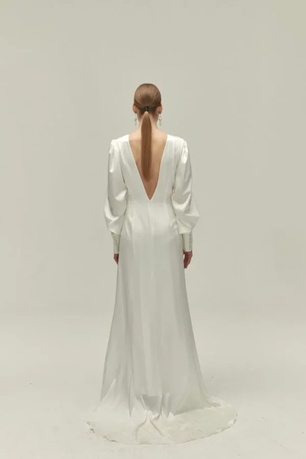 Viktoria Chan Long Sleeves | Leia wedding gown