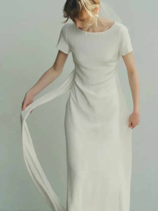 Viktoria Chan Short Sleeves | Lindy wedding gown