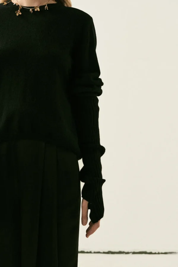 Viktoria Chan Knitwear | Lyla sleeve cover
