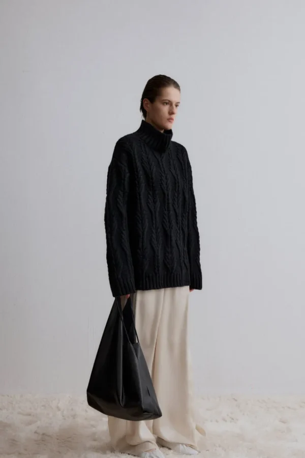 Viktoria Chan Knitwear | Aw24 | Maple long knit