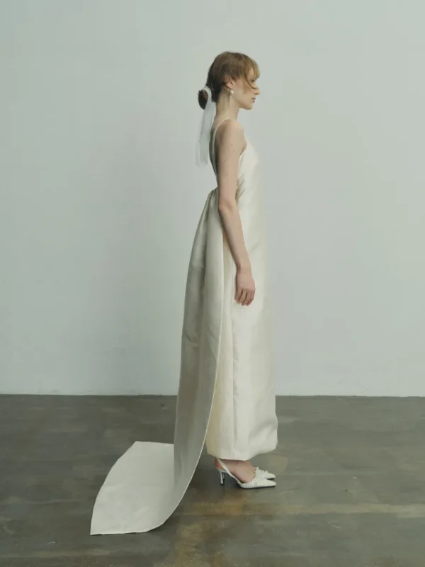 Viktoria Chan Short Sleeves | Evening | Olly dress with veil