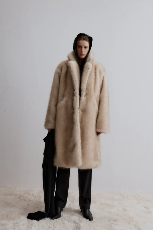 Viktoria Chan Outerwear | Aw24 | Pamira midi fur coat