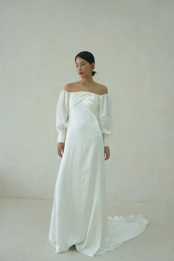 Viktoria Chan Long Sleeves | Pernille wedding gown