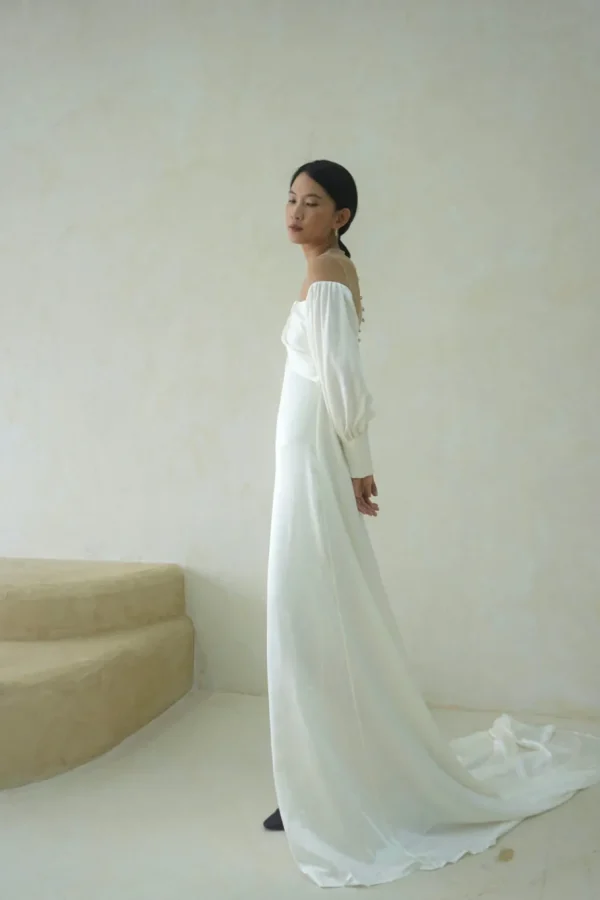 Viktoria Chan Long Sleeves | Pernille wedding gown