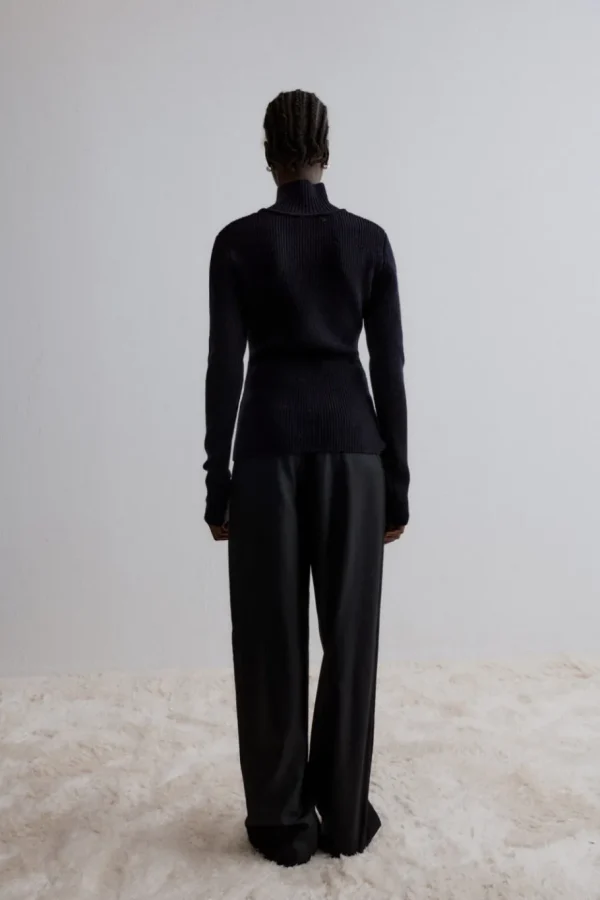 Viktoria Chan Pants | Aw24 | Venus logo suit trousers
