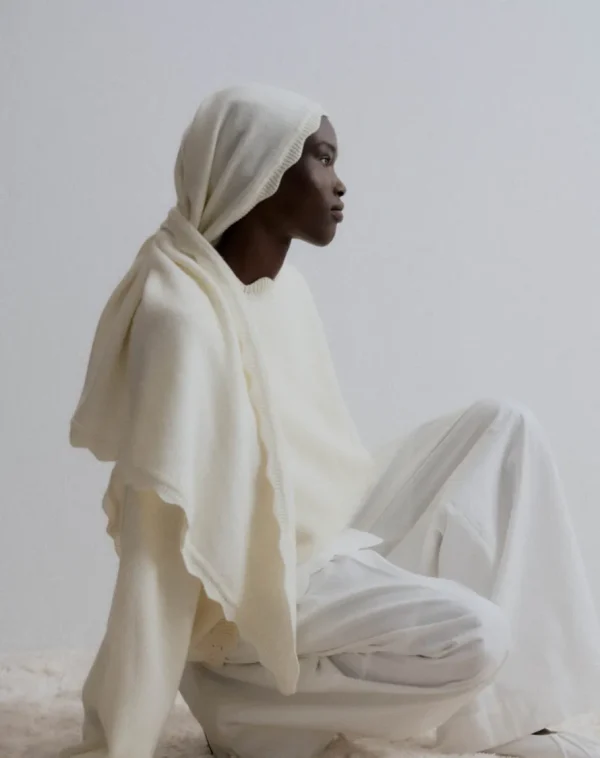 Viktoria Chan Scarves | Aw24 | Venus scarf