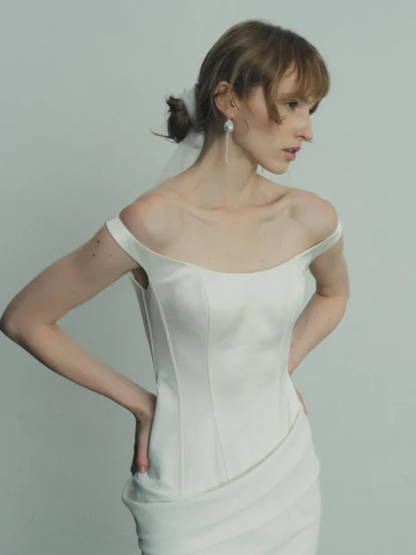 Viktoria Chan Short Sleeves | Vera wedding gown