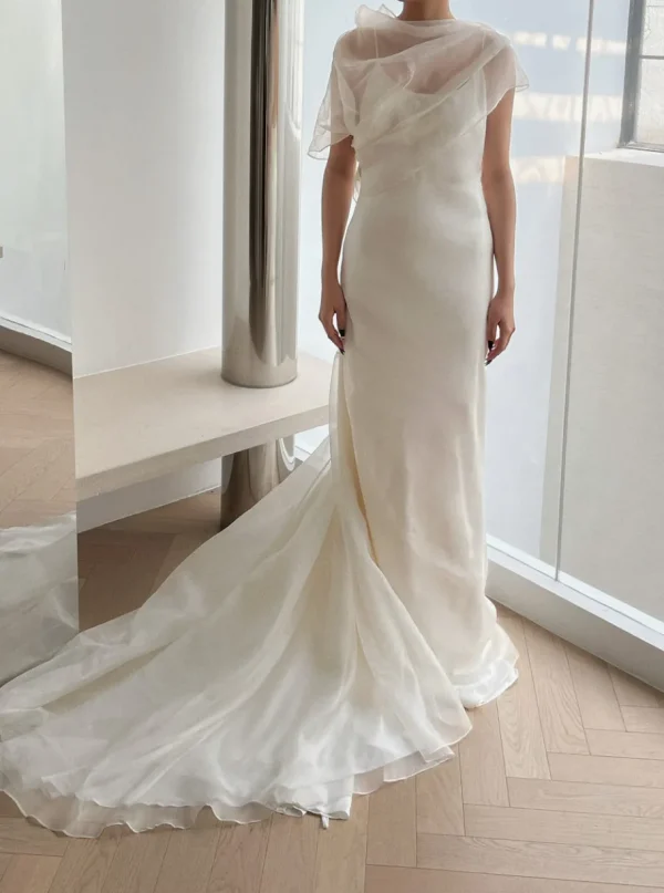 Viktoria Chan Short Sleeves | Viola wedding gown