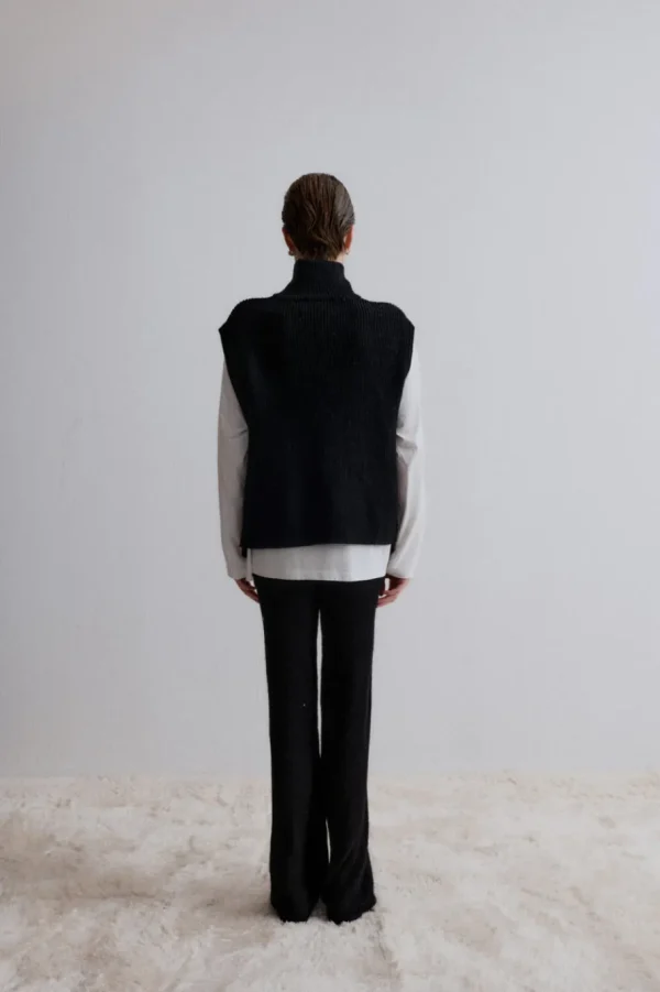 Viktoria Chan Outerwear | Aw24 | Willow zipper vest